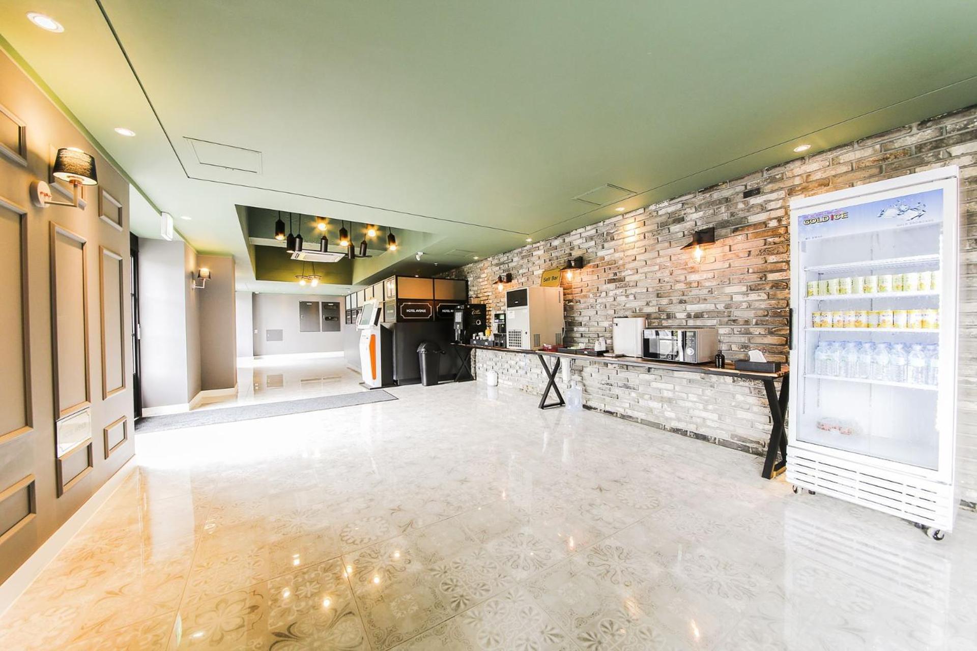 Avenue Hotel Йонгин Экстерьер фото